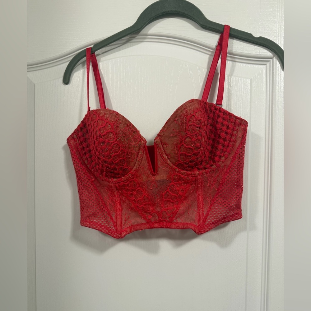 Elegant Red Lace Bustier